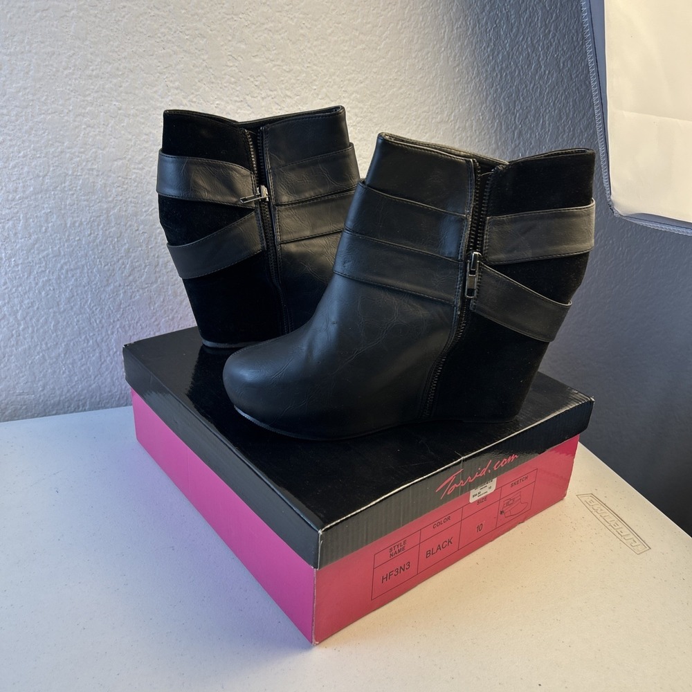 Torrid Size 10 Boots With Box Black Mixed Media‎ Leather/Velvet Buckle